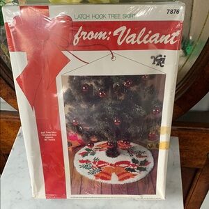 New old Stock Vintage Valiant Christmas Tree Latch Hook Rug Skirt